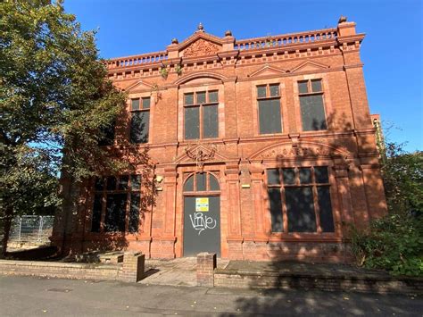 Former Bilston school of art with go-ahead for flats conversion heading ...