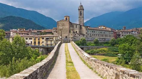 Bobbio: il ponte del diavolo e la furbizia di San Colombano - Ignas Tour