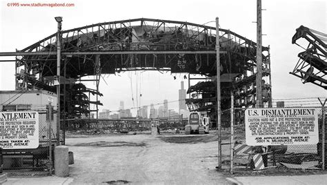 Chicago Stadium demolition in 1995 -... - Stadium Vagabond