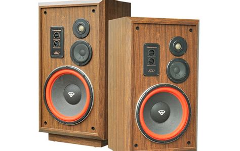 50 best vintage speakers that give odds to modern systems