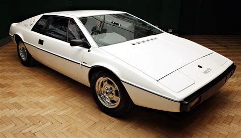 1976 Lotus Esprit - Top Ten James Bond Cars - ESPN