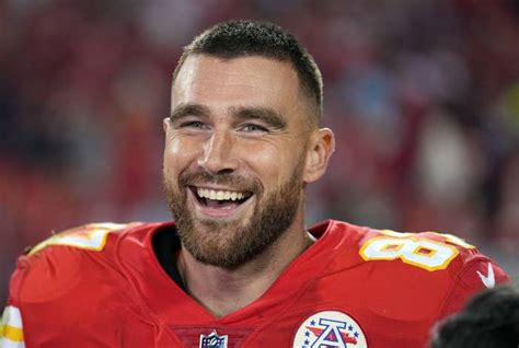 Travis Kelce Addressed The Rumors He’s Dating Taylor Swift And Revealed ...