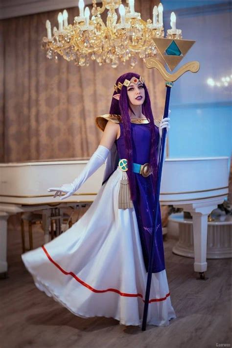 Princess Hilda cosplay costume. Princess of Lorule costume.