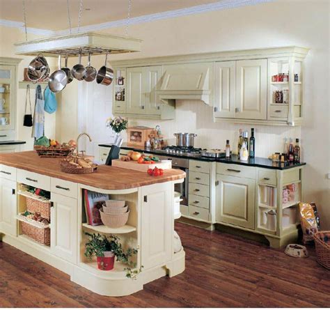 English Country Style Kitchens | Cottage style kitchen, English country kitchens, Cottage ...