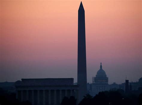 Washington Monument elevator gets stuck, traps 3 inside - WTOP News