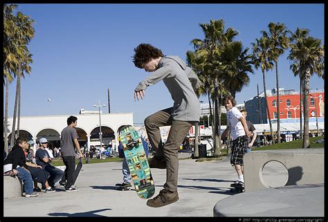 Photograph by Philip Greenspun: venice-beach-skateboarding-05