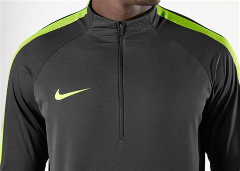 Fit for Fast Football - Nike News