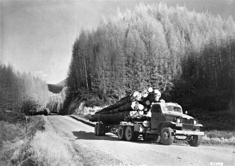 transpress nz: GMC logging truck, North Island, 1950s