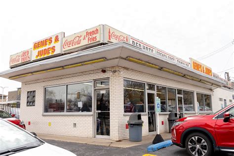 Gene & Jude’s is a quintessential Chicago hot dog stand - Eater Chicago