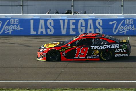 NASCAR’s Martin Truex Jr. threw shade on 2019 South Point field | Las Vegas Review-Journal