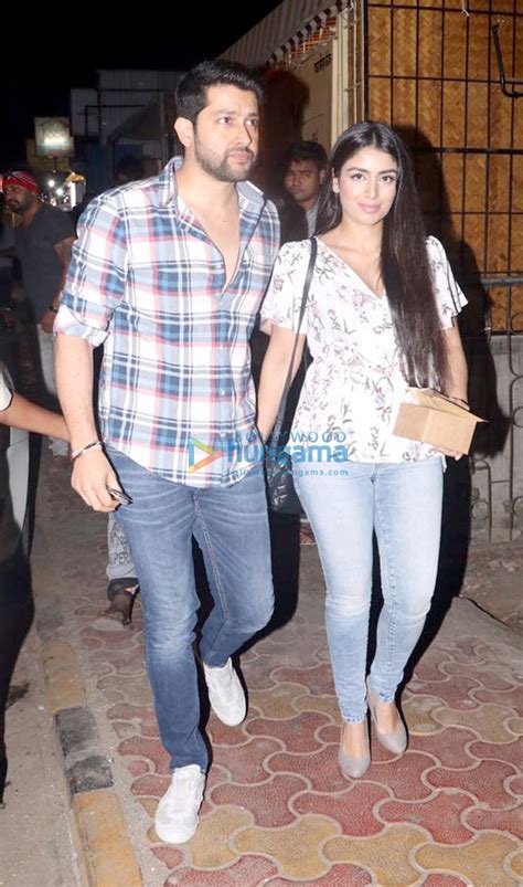 Aftab Shivdasani and his wife snapped at the Farmers’ Cafe | Aftab ...