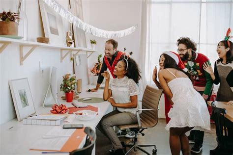 5 Holiday Party Ideas for a Virtual or Not-So Virtual Team | Pivot + Edge