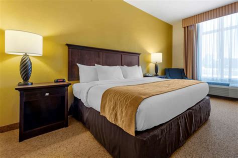 Comfort Inn & Suites Dover, OH - See Discounts