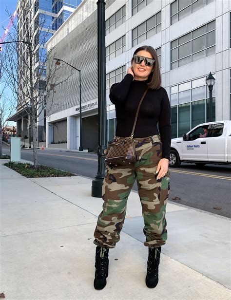 FALL STREET STYLE OUTFIT: THRIFTED MILITARY CAMP PANTS: http://www.juliamarieb.com/2020/01/14 ...