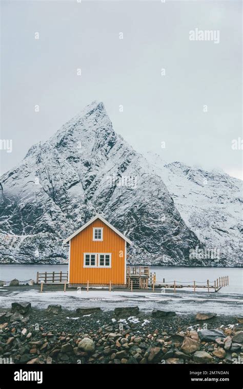 yellow house, Moskenesoya, Lofoten, Nordland, Norway, Sakrisøyn island Stock Photo - Alamy