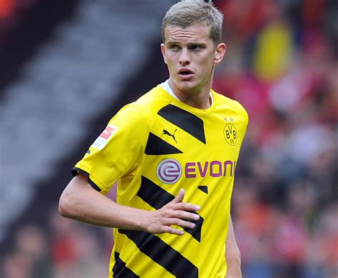 Sven Bender Injury: Updates on Borussia Dortmund Star's Wrist and ...