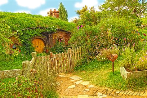 Hobbit House Lord of the Rings by Laternamagica-studio on DeviantArt