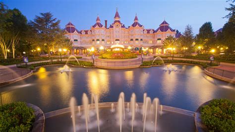 Hotels and Disney Village at Disneyland Paris to Close Sunday, March 15th - Monorail News