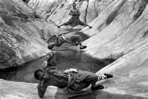 Shaolin Monks Training (18 pictures) | Memolition