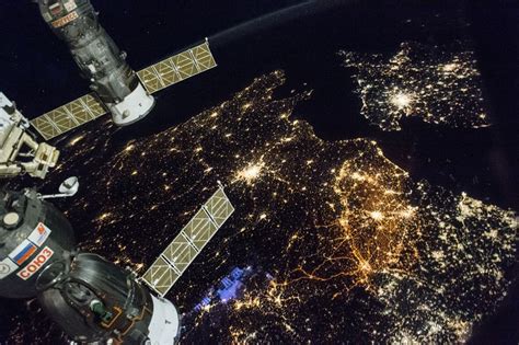 CHAIMA TANAL: [29+] Earth From Space At Night Real
