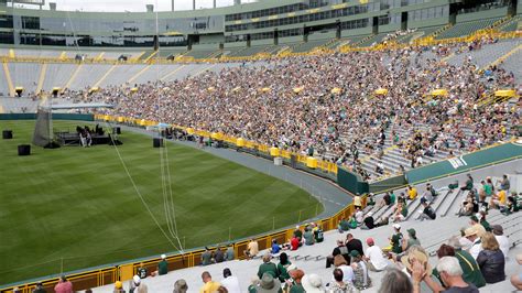 See photos from Green Bay Packers' shareholders meeting