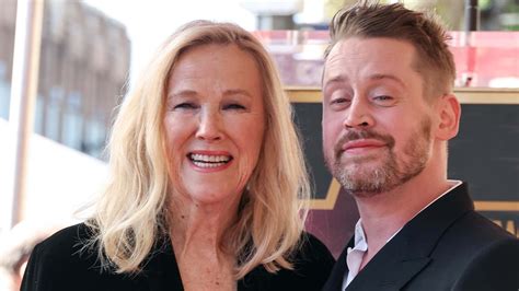 ‘Home Alone’ Reunion: Macaulay Culkin Honored by Catherine O’Hara – Radio Rehoboth