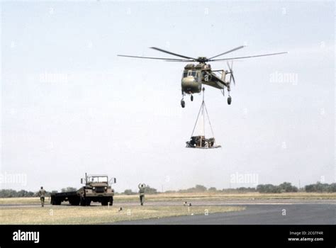 Vietnamkrieg / Vietnam War US ARMY / United States Army Sikorsky CH-54B ...