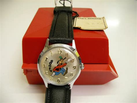 1971 Helbros Backwards Goofy Watch | Collectors Weekly