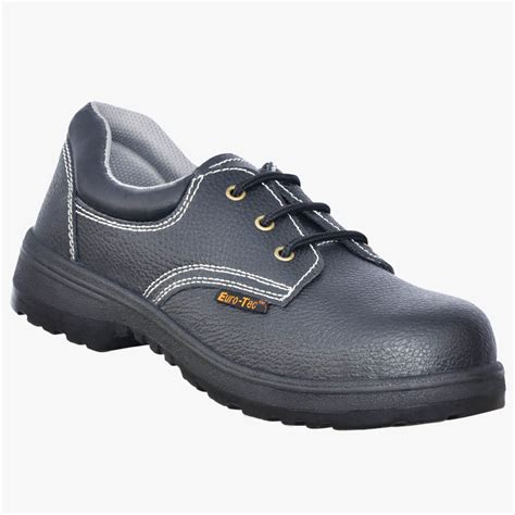 Safety Shoes | Season International Trading & Industries Co.