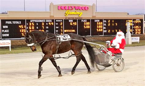 Santa warms one up at Dayton Raceway - Harnesslink