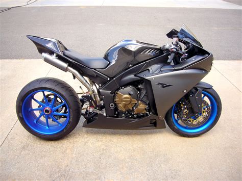 Yamaha R1 by Gregg's Customs - Greggs Customs