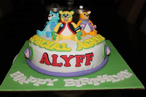 CoMeLiCiOuS: Special Agent Oso cake