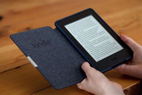 amazon-kindle-paperwhite-2015-in-hand-1500x1000 - Ebook Website