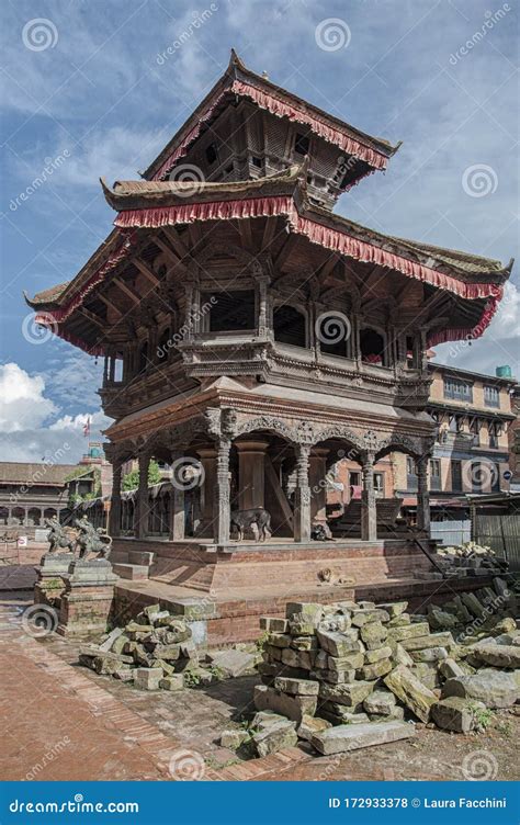 Nepalese Newari Architecture at Durbar Square of Bhaktapur - Nepal ...