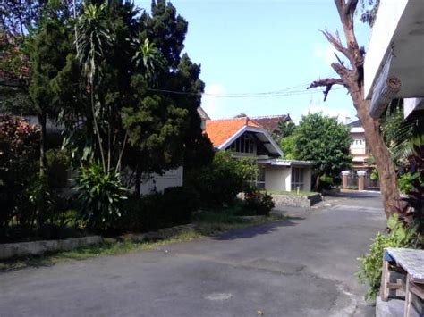 RUMAH SEHAT: LINGKUNGAN RUMAH