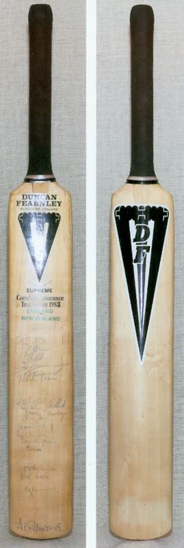 Cricket Bat: Duncan Fearnley "Supreme" Bat signed by the England and ...