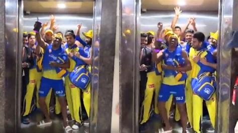 Dwayne Bravo Started Dancing In The Lift While Reaching The Finals Of Chennai; Video Went Viral