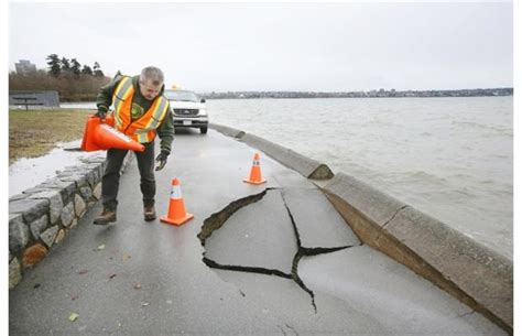 Aftermath Of West Vancouver Storm At Stanley Park Seawall [Pictures ...