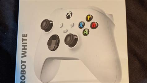 White Xbox controller packaging leaked, hints at Xbox Series s release