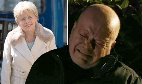 EastEnders viewers 'sob’ as Peggy Mitchell leaves final last message ...