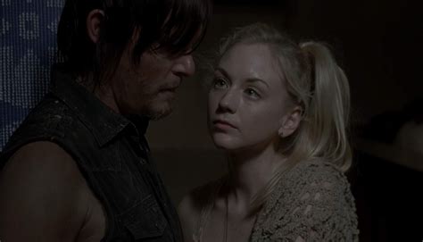 Love Is In The Air: Daryl and Beth on The Walking Dead - Kisses & Chaos