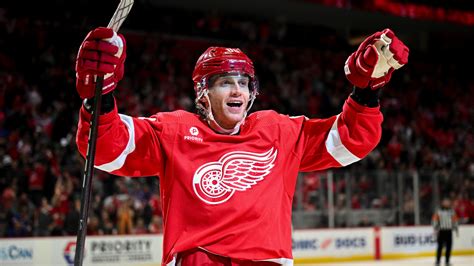 Detroit Red Wings sign Patrick Kane to one-year extension