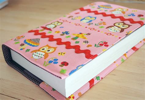 All Awesome Links!: Sew a fabric book cover