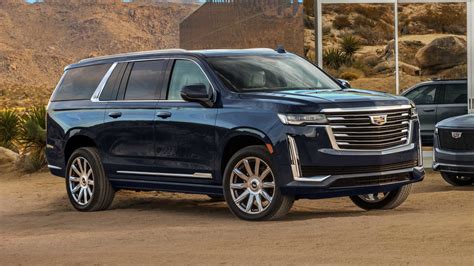 2021 Cadillac Escalade ESV: Take a Long Look at the Longer 'Slade