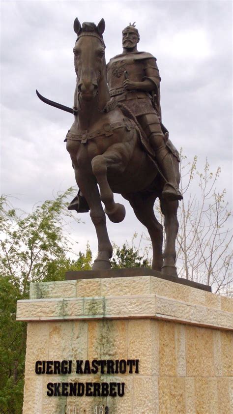 Statue of Skenderbeu in Michigan, US : r/albania