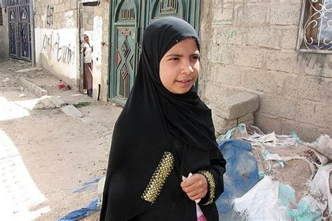 Yemeni 10-year-old divorcee Nujood Ali goes back to school - Los Angeles Times