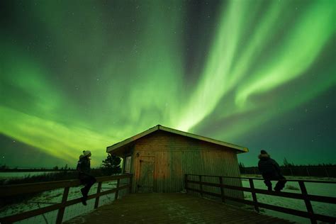 Churchill Wild - Northern Lights Viewing | Travel Manitoba