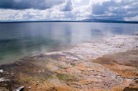 Yellowstone Lake | Largest High-Altitude Lake in North America & Map ...