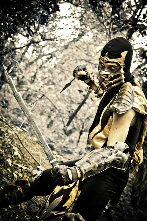 Mortal Kombat's Scorpion — Gamer Cosplay Collection — GeekTyrant