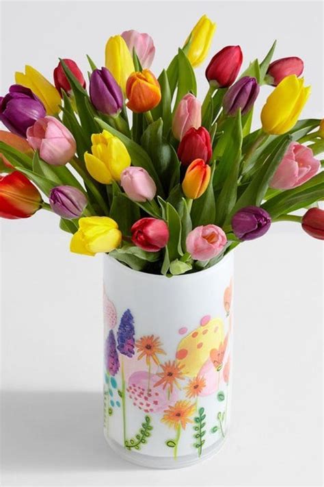 25 Pretty Easter Flower Arrangements - Best Easter Flower Centerpieces